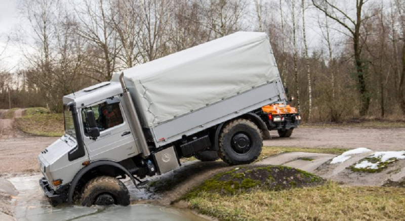 Mercedes устроил соревнования 